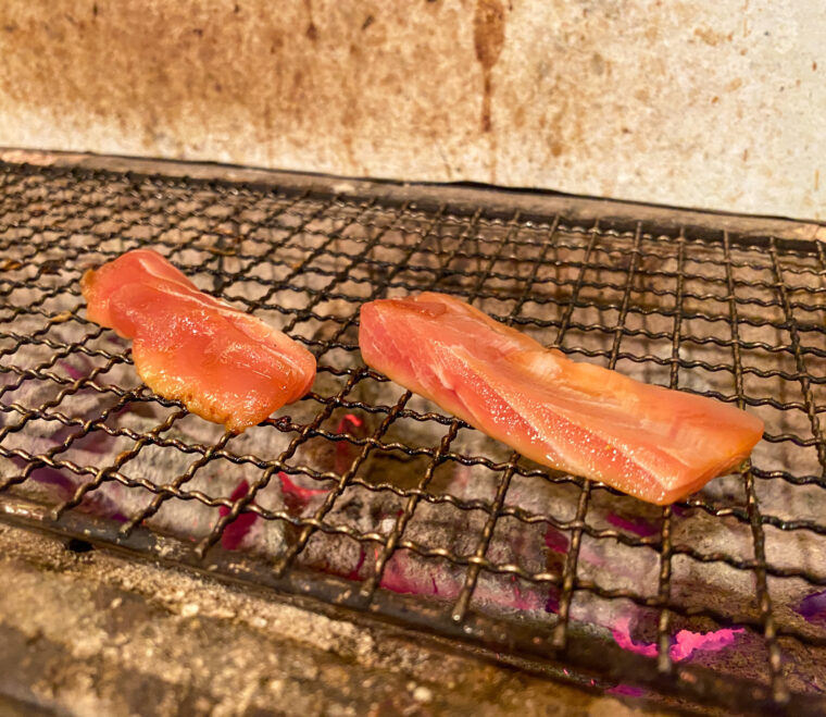 鮪を焼く